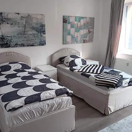Crew Quartier Serviced Ideal Für Monteure 3 Mit Küche, Bad, Waschmaschine, Flat Tv, Wifi * Merseburgo