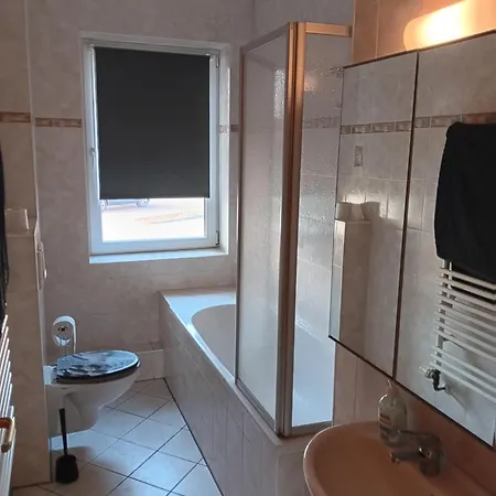 Crew Quartier Serviced Ideal Für Monteure 3 Mit Küche, Bad, Waschmaschine, Flat Tv, Wifi Apartamento Merseburgo